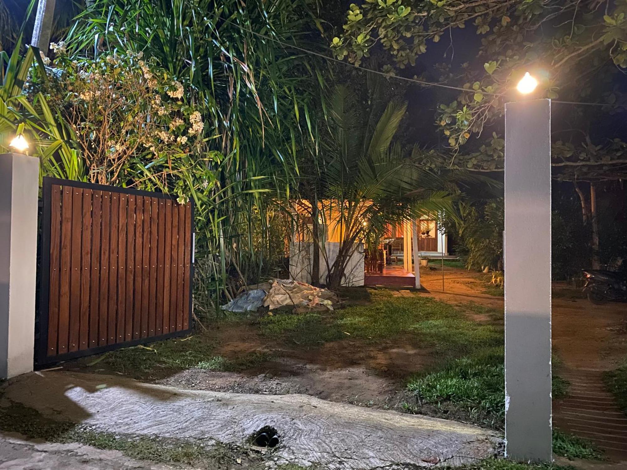 Talalla Ocean Beach Bungalow マータラ エクステリア 写真